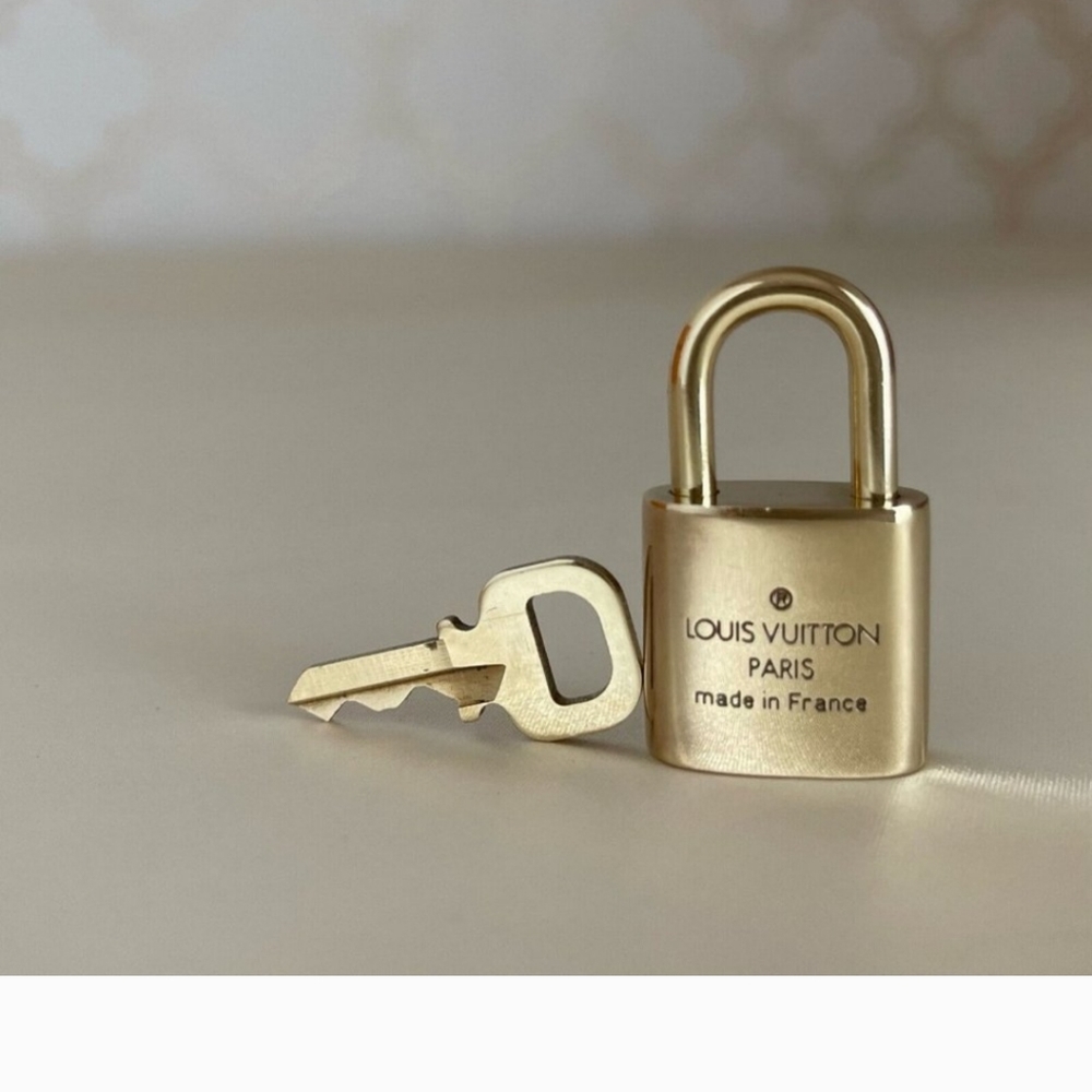 Louise Vuitton padlock with chain
